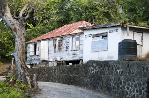 Residência típica caribenha st. vincent e as granadinas — Fotografia de Stock