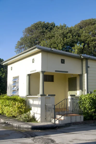 Typisch huis het platform stijl cottage guest house van st. lawrence — Stockfoto