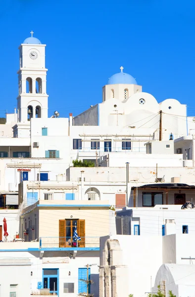 Arquitetura branca típica Adamas Milos Cyclades Ilha grega — Fotografia de Stock