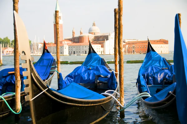 Gondel boten grand canal Venetië Italië — Stockfoto