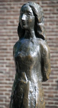 anne frank amsterdam Hollanda heykeli