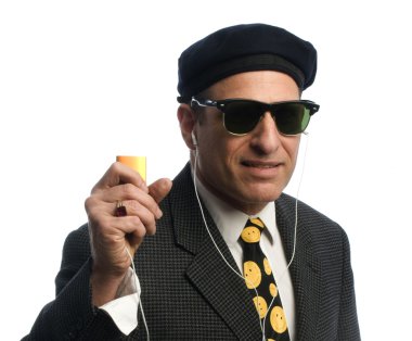 Orta yaş erkek player için kişisel müzik dinleme