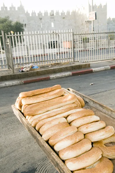 Bageleh bread Jerusalem street market view of Damascus Gate Israel — Stock Photo, Image