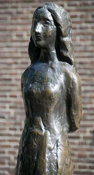 Statue of Anne Frank amsterdam holland — Stock Photo, Image