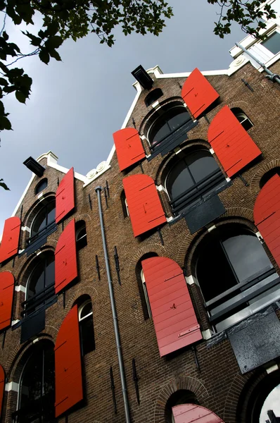 Ferde ház emelő felvonók Amszterdam — Stock Fotó