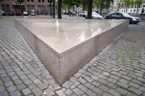 直立纪念碑阿姆斯特丹 — 图库照片