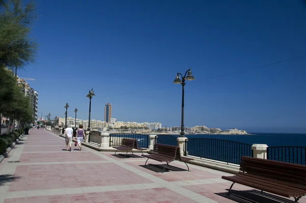 Pobřežní bulvár promenádě sliema malta — Stock fotografie