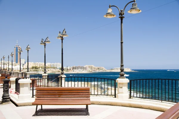 Strandpromenade sliema malta europa — Stockfoto