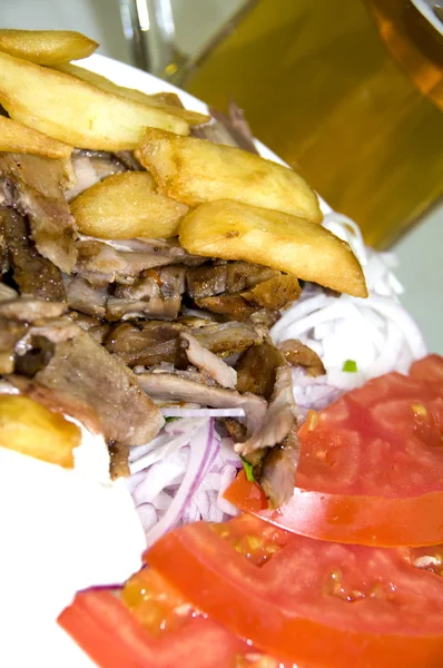 Gyro tabak yemek Yunanistan — Stok fotoğraf