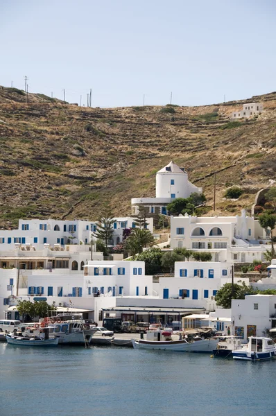 Port hamnen ios grekisk ö Egeiska havet Grekland — Stockfoto