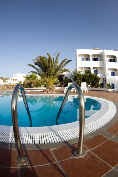 Swimming pool greek islands santorini — Stock Photo, Image