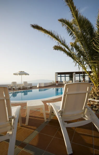 Swimming pool greek islands santorini — Stock Photo, Image