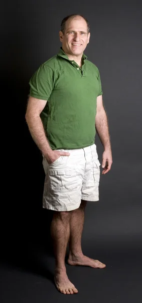 Usmívající se muž ležérní oblečení — Stock fotografie