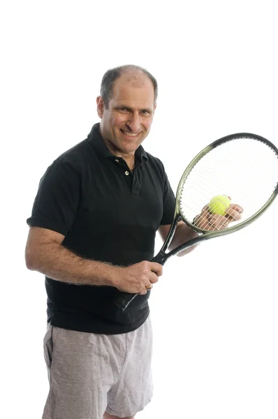 Aktiv senior man spela tennis med ölmage — Stockfoto