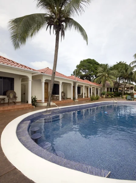 Infinity swimming pool nicaragua — Stock Photo, Image