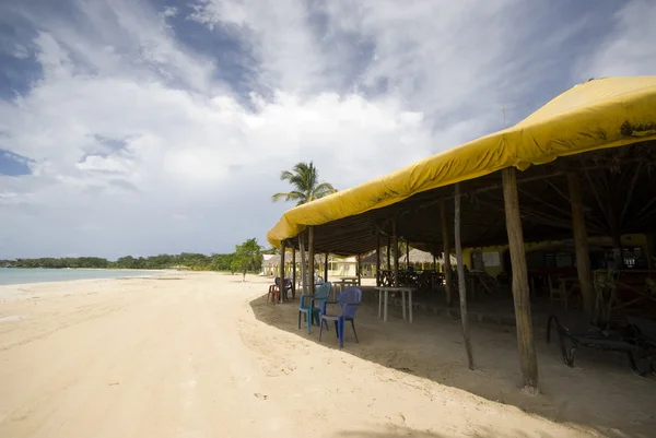 海滩餐厅加勒比岛 — 图库照片