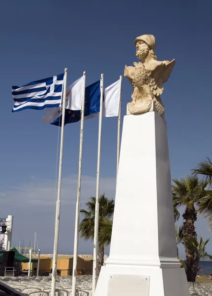 Statue Kimon the Athenian seaside promenade Larnaca Cyprus — Stock Photo, Image