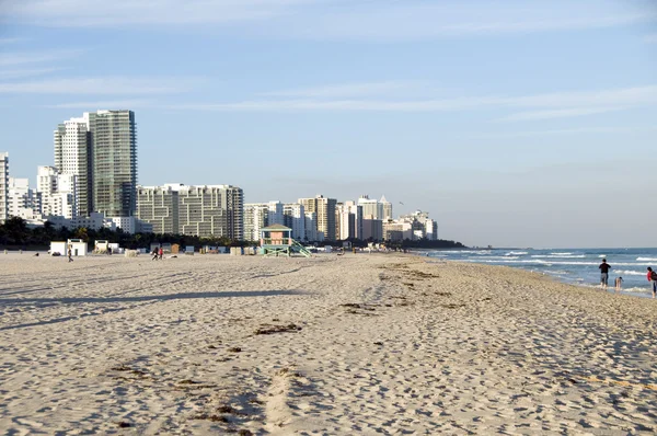 Miami Beach paisagem alta ascensão hotéis florida — Fotografia de Stock
