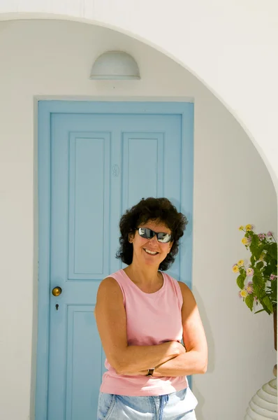 Sorrindo ilhas gregas turísticas de meia-idade — Fotografia de Stock
