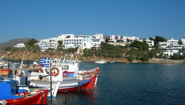 piso livadi Harbor Kiklad Adaları ile Yunan balıkçı tekneleri