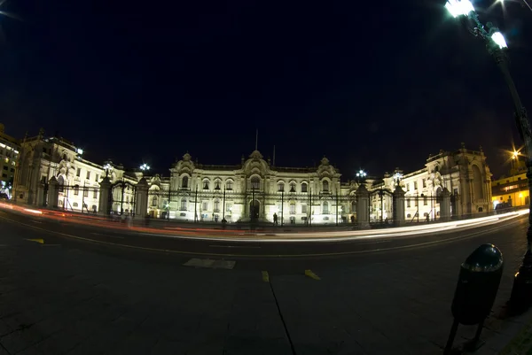 Президентский дворец ночью Лима Перу — стоковое фото
