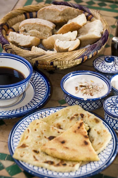 Marockansk frukost på riad i essaouira, Marocko — Stockfoto