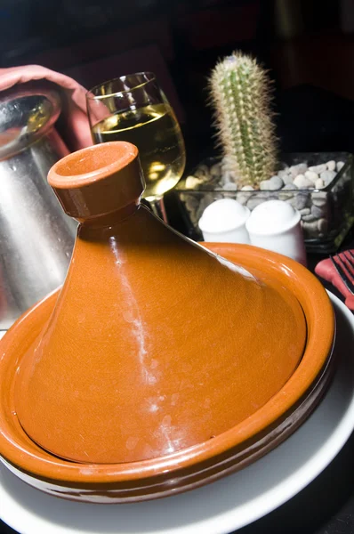 Utensílios de cozinha de cerâmica morocco tagine — Fotografia de Stock