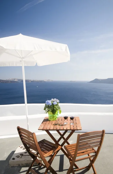 Vista desde casa patio de islas volcánicas de santorini — Foto de Stock