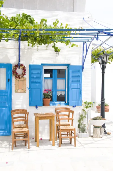 Extérieur café grec réglage îles grecques — Photo