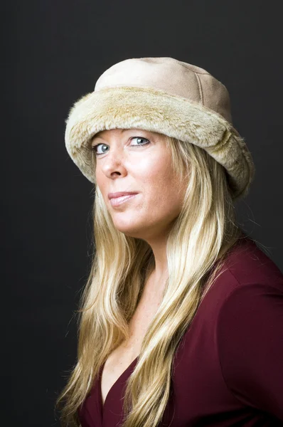 Sexy blond woman with fashion hat — Stock Photo, Image