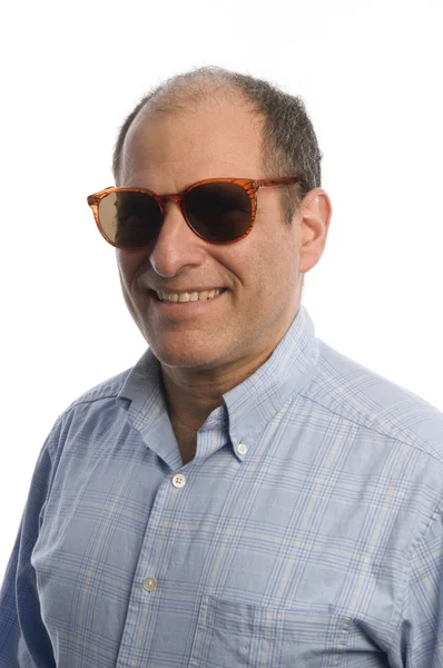 Uomo di mezza età con occhiali da sole — Foto Stock