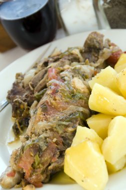 Yunan taverna yemek kuzu kağıt