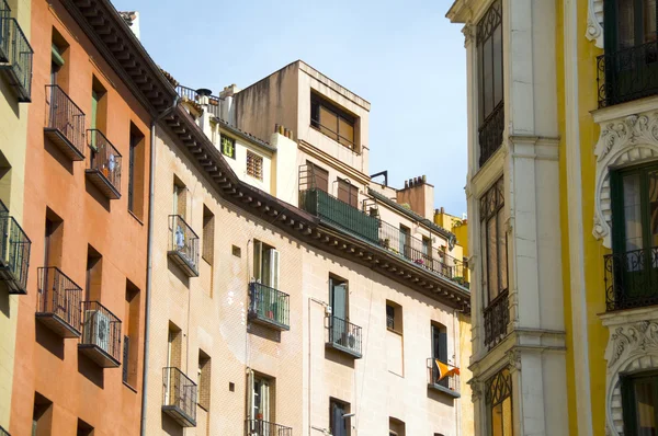 Arquitectura colorida típica histórica Madrid España — Foto de Stock