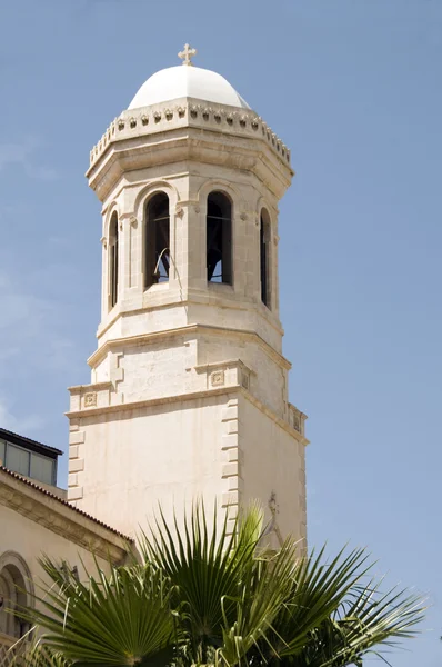 Bell tower torenspits agia napa Griekse Orthodoxe kathedraal lemesos cyprus — Stockfoto