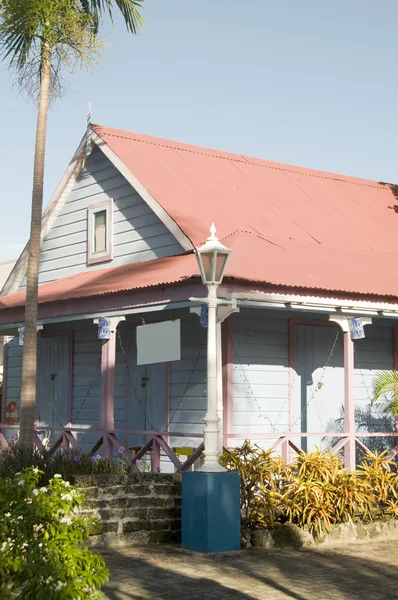 Tipico cottage di architettura della casa St. Lawrence Gap Barbados — Foto Stock