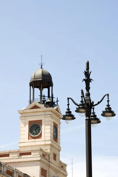 钟塔 puerta del sol 马德里西班牙 — 图库照片