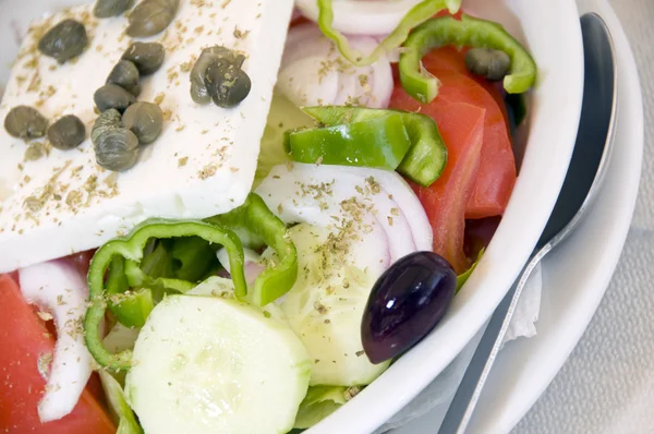 Greek salad with feta cheese — Stock Photo, Image