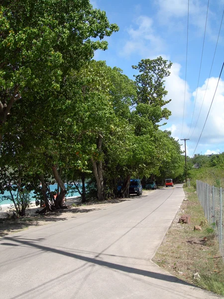 Jedna droga dolnej zatoki plaży bequia st. vincent — Zdjęcie stockowe