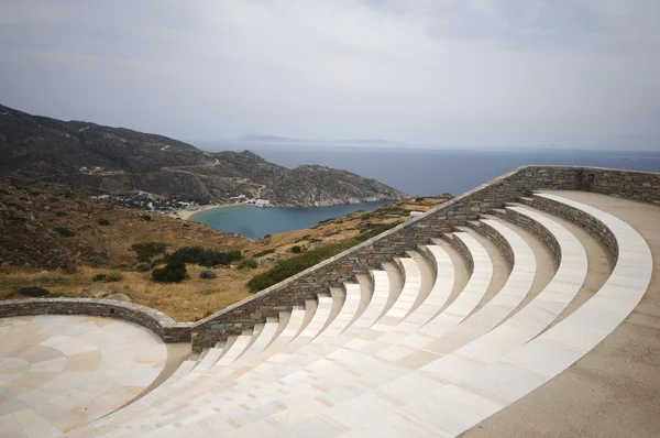 Amfiteátr Mylopotas mylopotas beach Egejského moře ios řecký ostrov — Stock fotografie