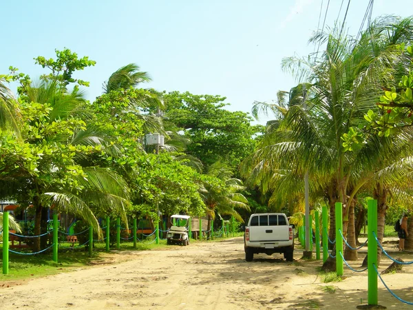 전형적인 비포장도로 옥수수 섬 니카라과 — 스톡 사진