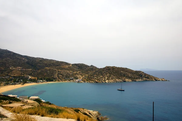 Paesaggio Spiaggia di Mylopotas Mediterraneo Isola di Ios Cicladi Grecia — Foto Stock