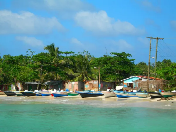 Панга рыбацкие лодки с домами Кукурузный остров Никарагуа Стоковое Изображение