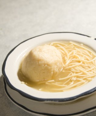 matzoh topu çorbası