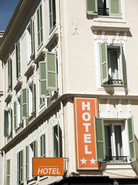 Typisch französisch hotelarchitektur nice france — Stockfoto