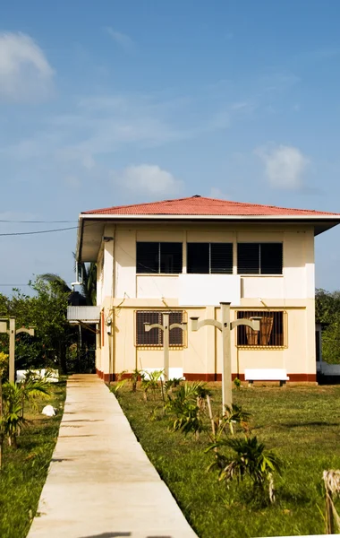 Redactionele Bluefields Indische & Caribische Universiteit Corn eiland — Stockfoto