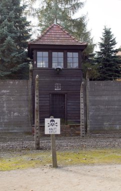 Nazi guard tower house tarafından kışla