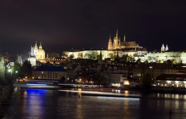 Charles bridge vlatava rivier kasteel — Stockfoto