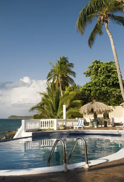 Swimming pool at resort — Stock Photo, Image