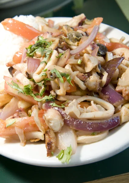 อาหารทะเลทอดในมะเขือเทศ — ภาพถ่ายสต็อก
