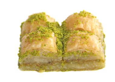Beyaz arka plan üzerinde izole fıstık baklavaları